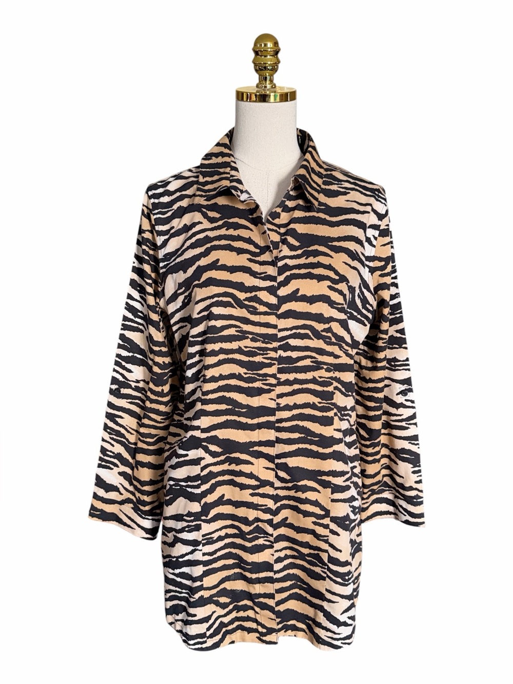 Chico's Non-Iron Tiger-Print 3/4 Sleeve Button-Down Cotton Shirt Women’s Size L